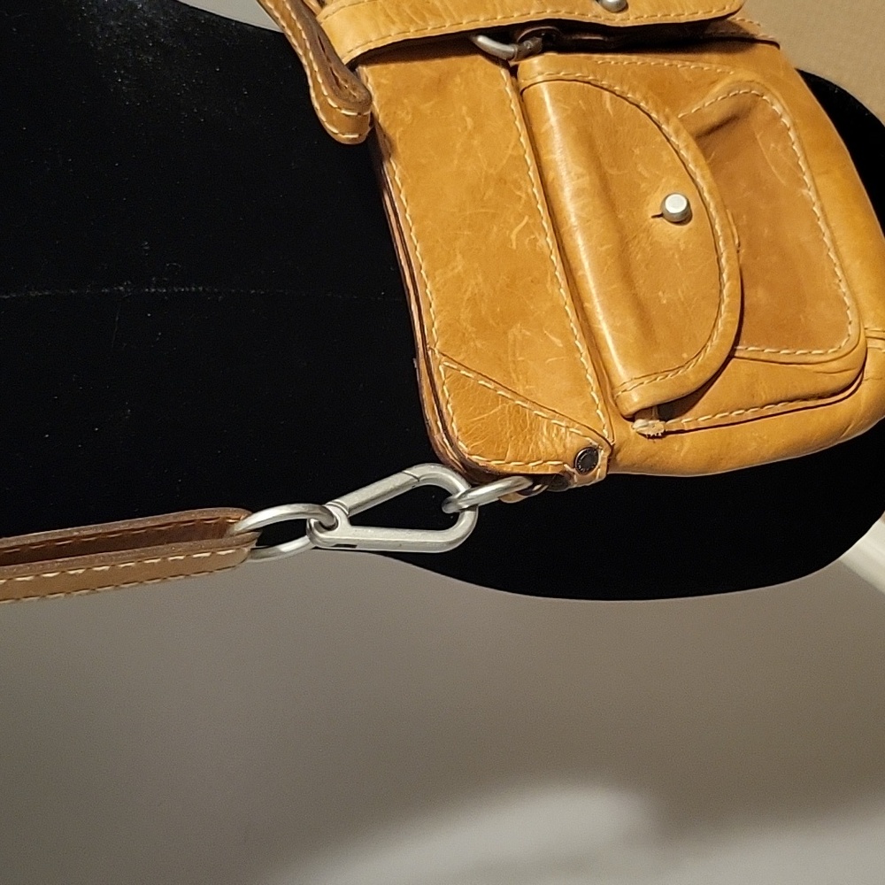 RUEHL no. 925 x Abercrombie & Fitch leather crossbody bag - Picture 4 of 7